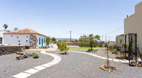 Home2Book Rural House with Private Pool & BBQ - Image 5