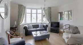 The Hinton Guest House - Image 2