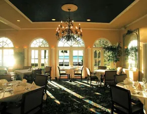 Club Continental - Image 2