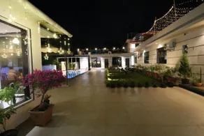 The Cove - Image 3