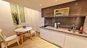 Zeus Design Loft Apartments - Image 2