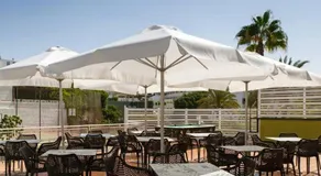 Amplio Bungalow con Piscina climatizada cerca del Yumbo y a pasos de Playa del Inglés - Image 4