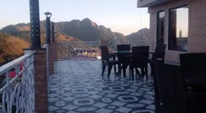 Valley View - Image 2