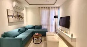 Luxury 1BR Suite at Zameen Aurum Gulberg - Image 5