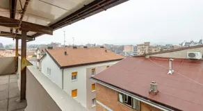 Modern House for Couples & Business Stays - Image 4