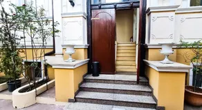 5 Stars High Hostel - Image 3