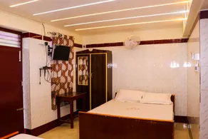 PARI MUTHU VILAS (Temple View Inn) - Image 2