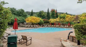 Cozy Studio Resort Stay Mountain Creek Pool Hiking - Image 3