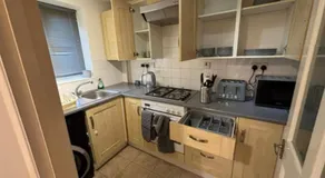 Cosy 2 Bedroom House - Large Driveway, EV Socket, WiFi, Contractor & Leisure Stays - Image 4