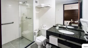 FLAT EM HOTEL FRENTE MAR DE LUXO DA GRIFE RITZ SUITES, FLAT VISTA PRA O MAR DE CRUZ DAS ALMAS, COM 2 CAMAS QUEEN, INFRAESTUTURA COMPLETA, PISCINAS, ACADEMIA, PLAYGROUND, SAUNA, RESTAURANTE, SERVIÇO DE QUARTO E RECEPÇÃO 24 HRS E MUITO mais! - Image 2