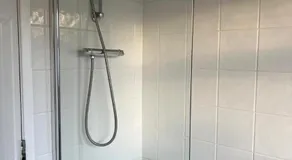 Cosy Flat Near Gatwick Free Parking - Image 2
