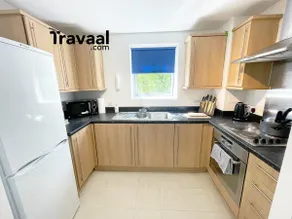 Travaal - 2 Bed Serviced Apartment Farnborough - Image 4