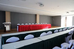 Yiyu Holiday Hotel - Image 5