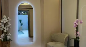 Luxury Guesthouse with Private Pool - Image 5