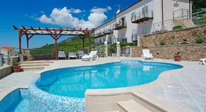 Villa Lara Apartments - Image 3