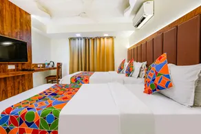 Hotel Amber Corp Inn - Image 2