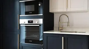 Home at Highgrove - Private Garden & Parking - Image 3