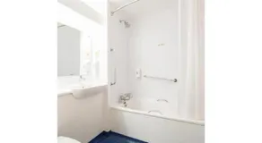 Travelodge Scotch Corner A1 Southbound - Image 5