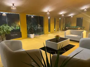 Yellow Sapphire Powered by Royal Suites and Hotel - Image 2