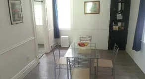Bedroom close to stadiums and downtown - Image 3