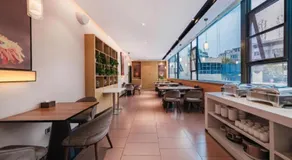 IU Hotel Kunming Jinma Bijifang Joy City - Image 3