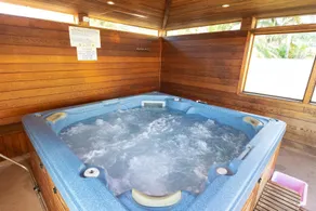 Seashells Beachfront Resort - Image 5