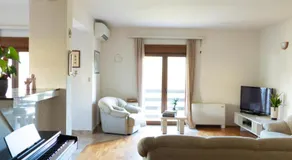 Stella's Home - Image 2