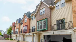 Windy City Getaway - 3BR 2BA Chicago Townhouse home - Image 5