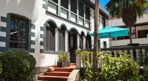 Hotel Chateau St Cloud - Image 2
