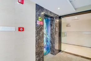 Townhouse Oak Sapphire Star Chappan Market - Image 5