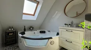 LE NID - Charmante petite maison avec balnéo - Image 3