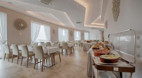Roma Hotel - Image 4