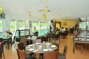 Swan Garden Hotel - Image 4