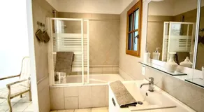 Évasion Provençale : Villa Élégante pour 10 Personnes - Image 4