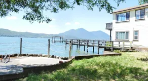 Bungalow on the lake - Image 2