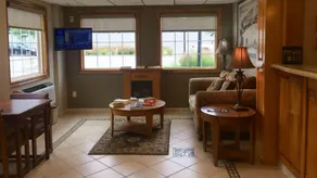 402 Hotel - Image 2