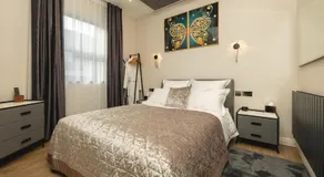 Luxury Cosy Garden Suite - Spa-Bath - Image 2