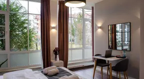 HOMELY STAY Studio 7 - Elegant Self-Check-In Studio for Urban Travelers - Image 4