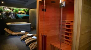 Centrum Restauracyjno-Hotelowe Florres - Image 3