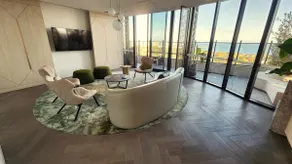 Resort-style Exec 1 Bed with study in Port Melbourne - Image 3