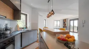 Regina's Residence-One Bedroom Apartment - Image 2