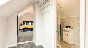Bondgate Hotel - Smart Self Check-in Accomodation - Image 4