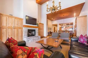 Premium One Bedroom Townhouse - Image 3