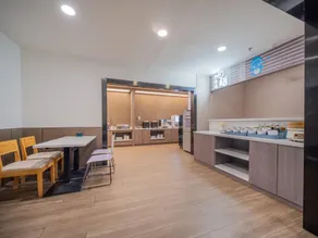 Home Inn Neo - Wuhan Guanggu Financial Port North Subway Station Store - Image 4