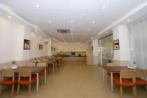 Home Inn Hotel Kunming Jinmafang Shulin Street - Image 3