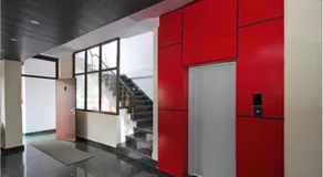 Red carpet hotel - Image 5