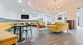 Central Dudley Stay-Sleeps 3, Kitchen&Free Parking - Image 3