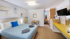 Boyne Island Motel and Villas - Image 2