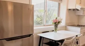 Modern Cozy Suite with AC near Metrotown Burnaby - Image 2