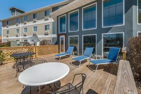Clarion Pointe Indianapolis Airport - Image 5